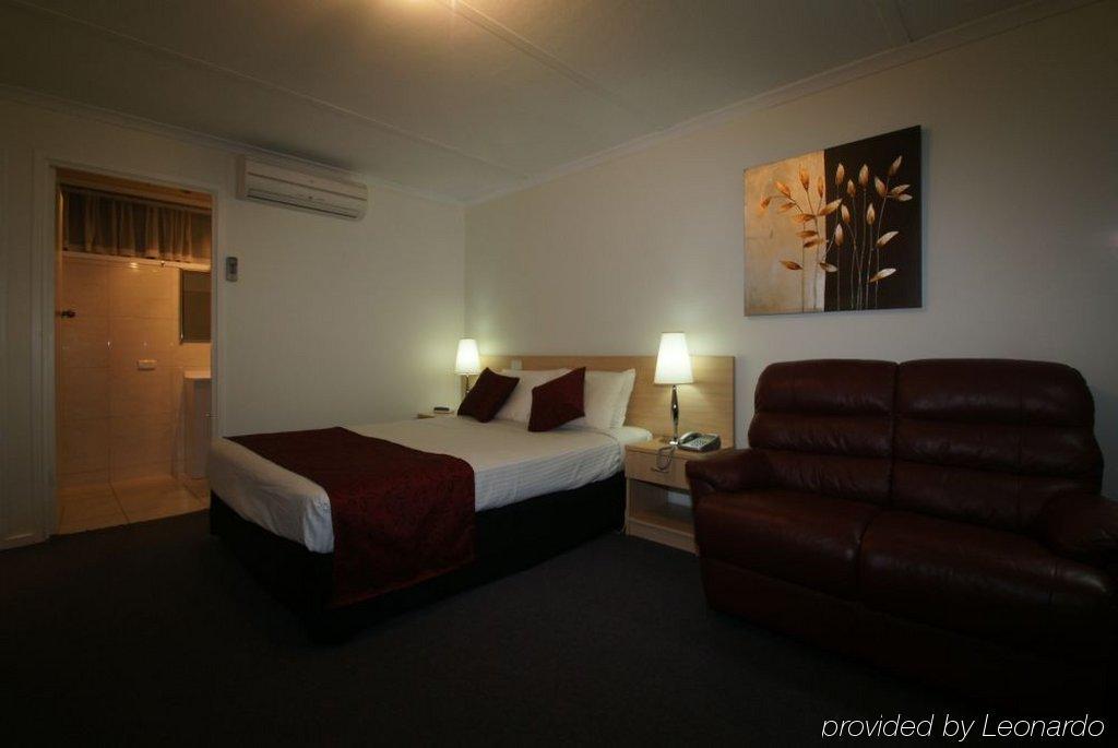 Edinburgh Motor 4* Warragul