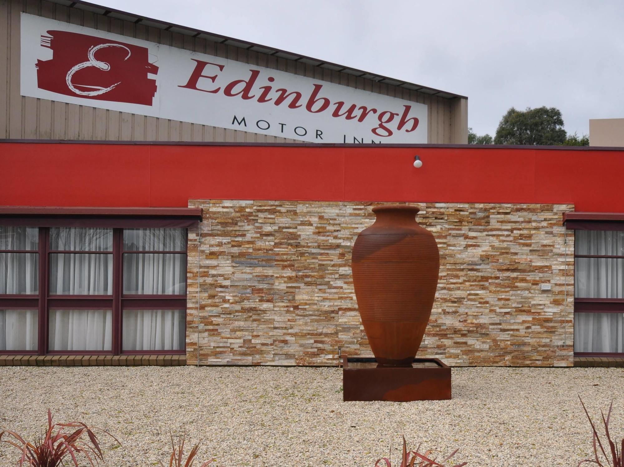 Edinburgh Motor 4* Warragul