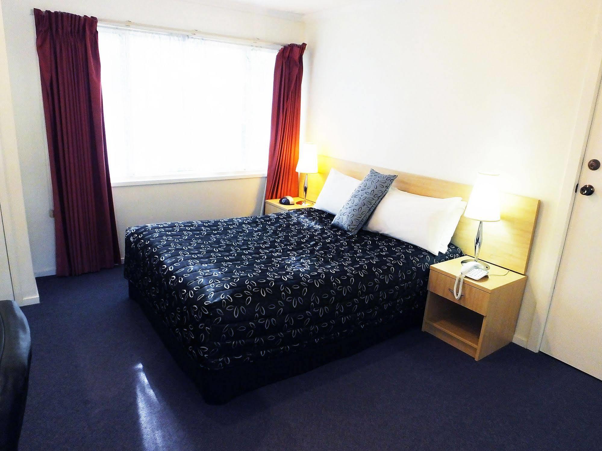 Edinburgh Motor 4*